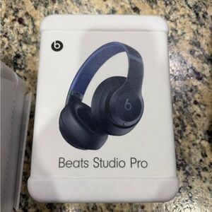 Beats Studio Pro Wireless Headphones - navy blue